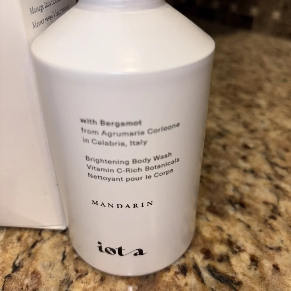 NIB Supervitamin Body Wash by IOTA 10 oz w/ Pump‎ Vegan - Picture 3 of 5